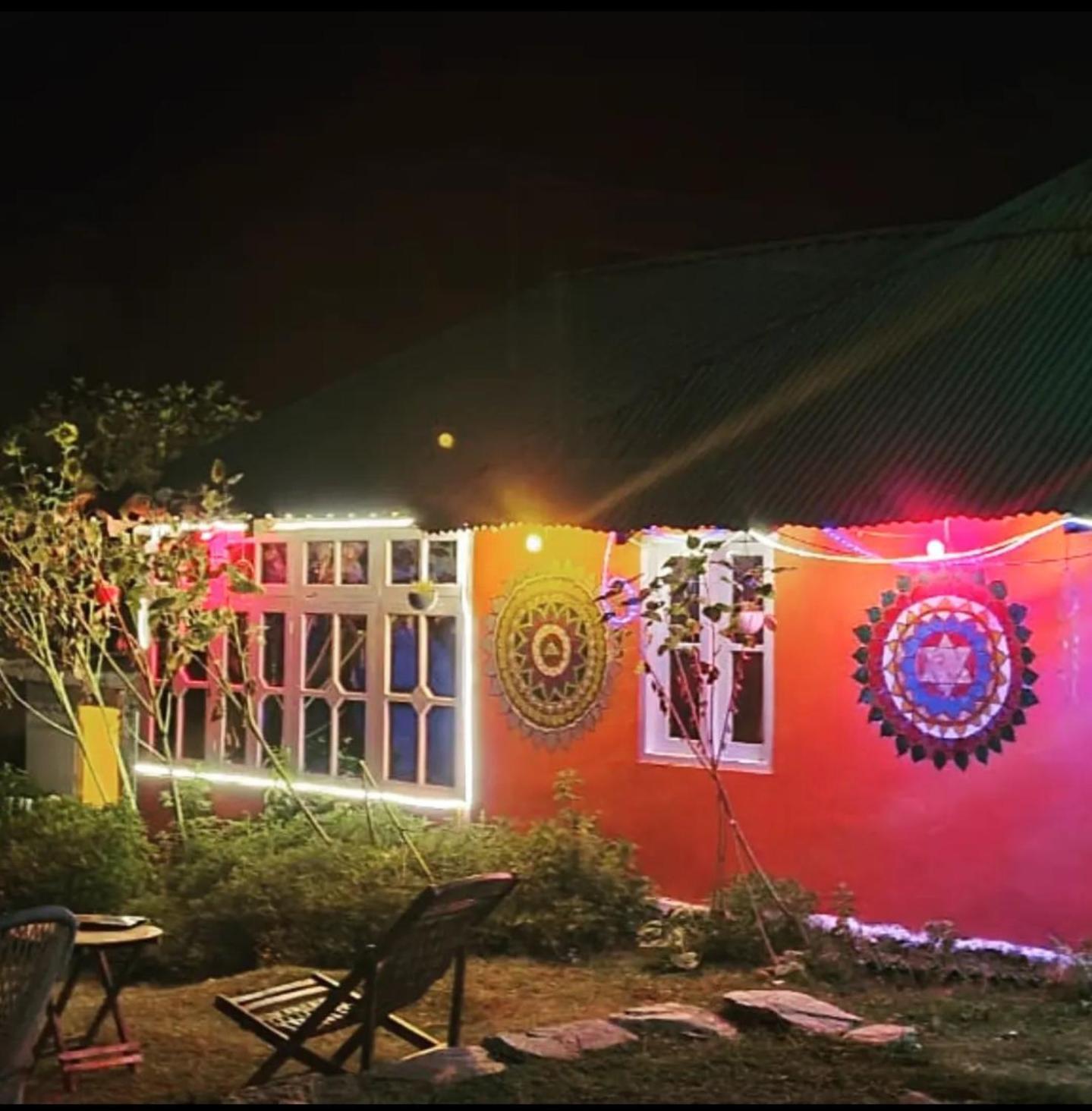 Renuka Homestay And Cafe Kasol Exterior foto